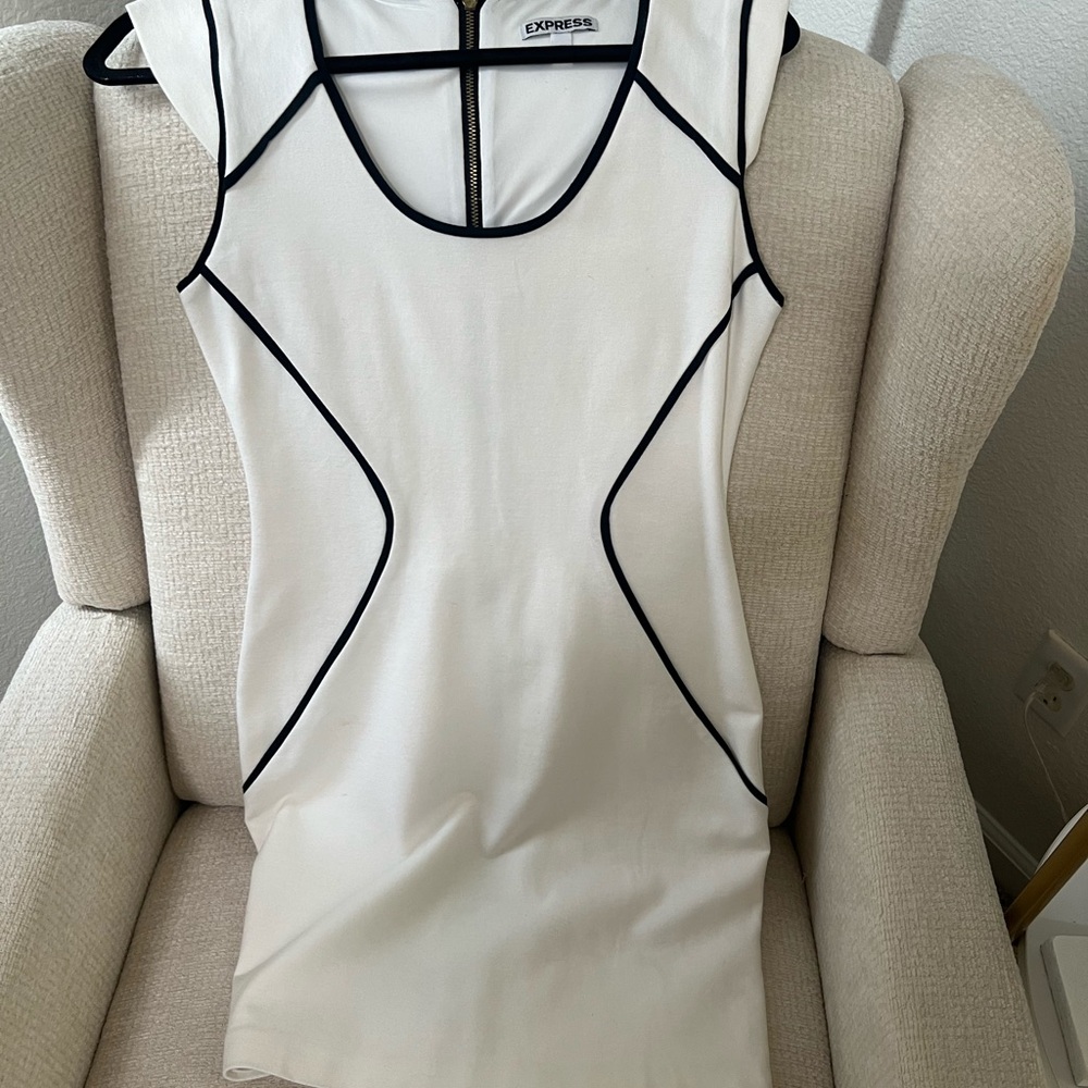 Dress - Picture 2 of 2